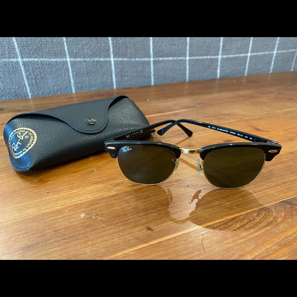 Ray-Bans, Clubmaster Classics, Black w’ Gold, Standard Size 49-21